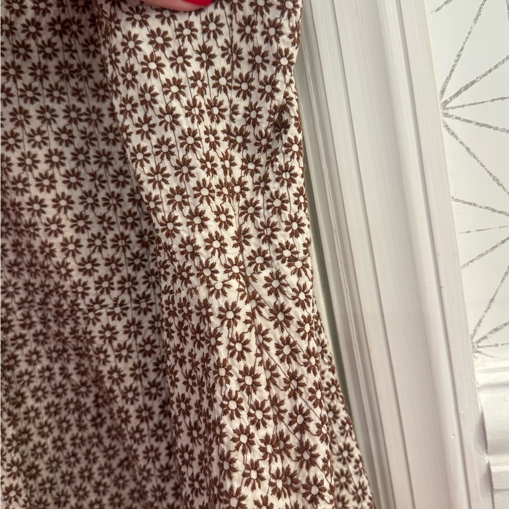 Keyhole Floral Peplum Blouse - Cream - Picture 8 of 8